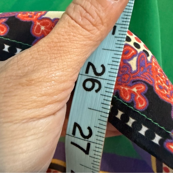 Sundance Sunrise Silky Green Caftan Poncho Top Handkerchief Hem Women's One Size - Picture 9 of 9